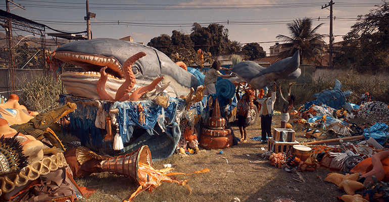 Uma Baleia Pode Ser Dilacerada Como uma Escola de Samba